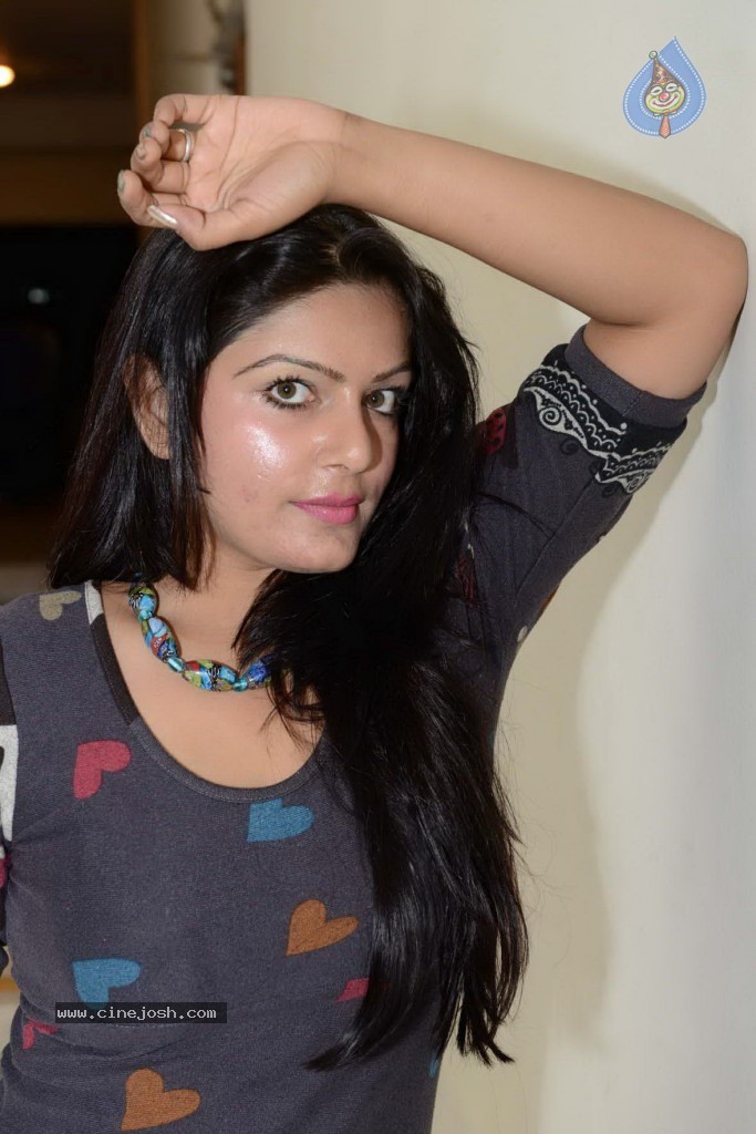 Reva New Stills - 5 / 29 photos