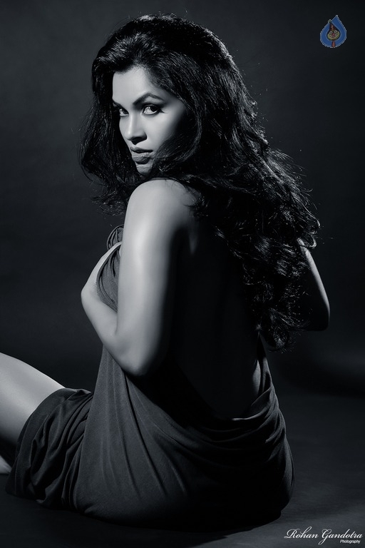 Revathi Chowdari New Photos - 6 / 21 photos