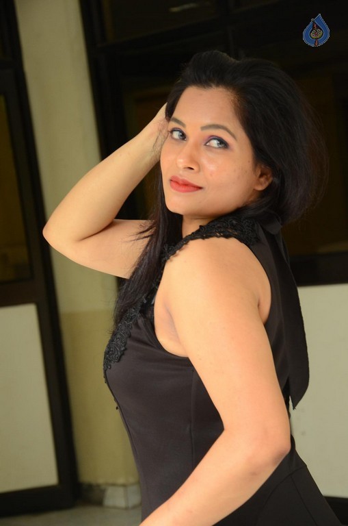 Revathi Chowdary New Gallery - 7 / 42 photos
