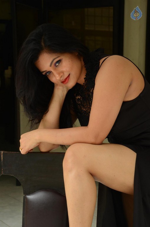 Revathi Chowdary New Gallery - 21 / 42 photos