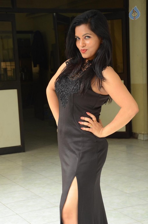 Revathi Chowdary New Gallery - 35 / 42 photos