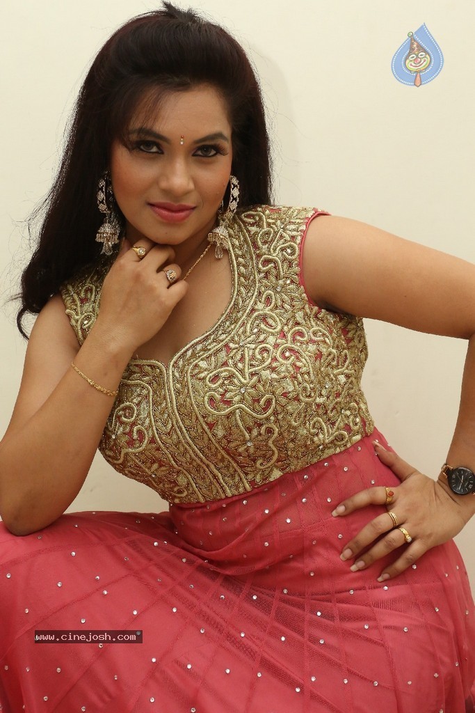 Revathi Chowdary Stills - 2 / 86 photos