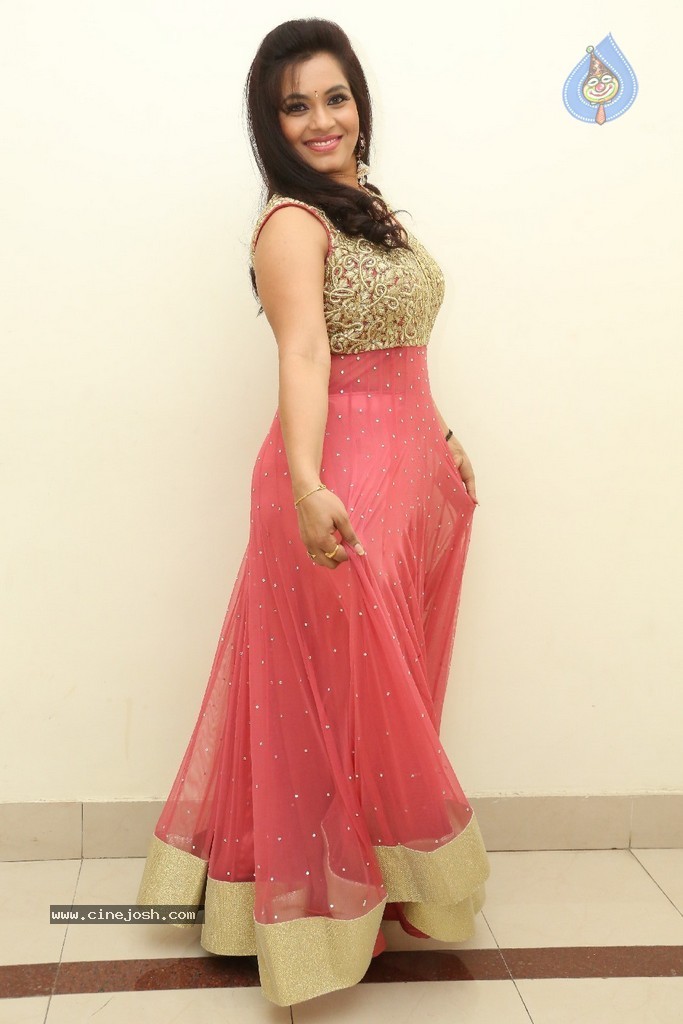 Revathi Chowdary Stills - 12 / 86 photos