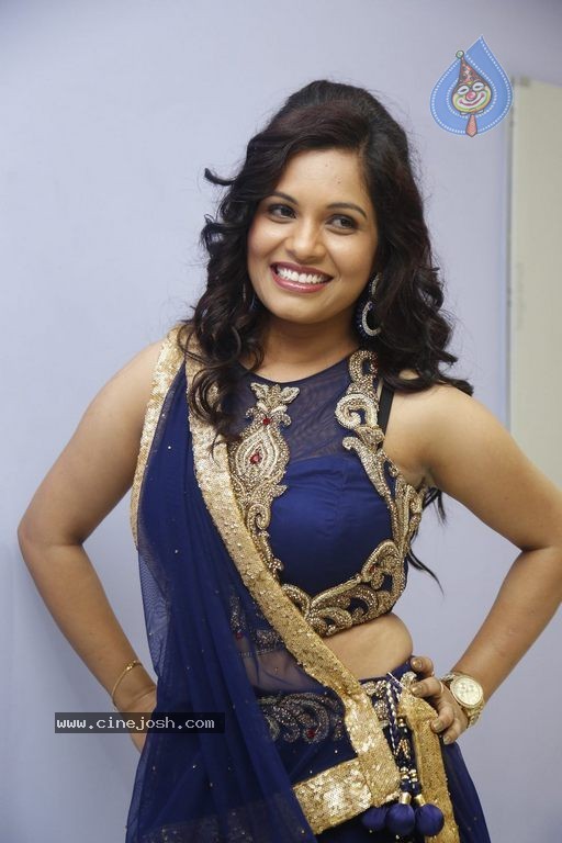 Revathi Photos - 34 / 49 photos