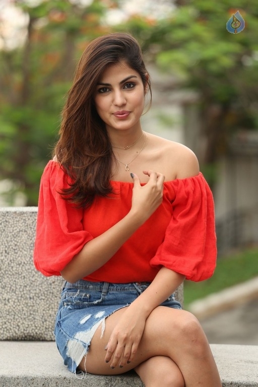 Rhea Chakraborty New Stills - 35 / 55 photos