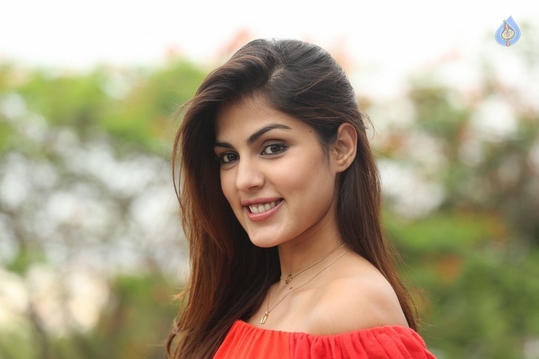 Rhea Chakraborty New Stills - 52 / 55 photos