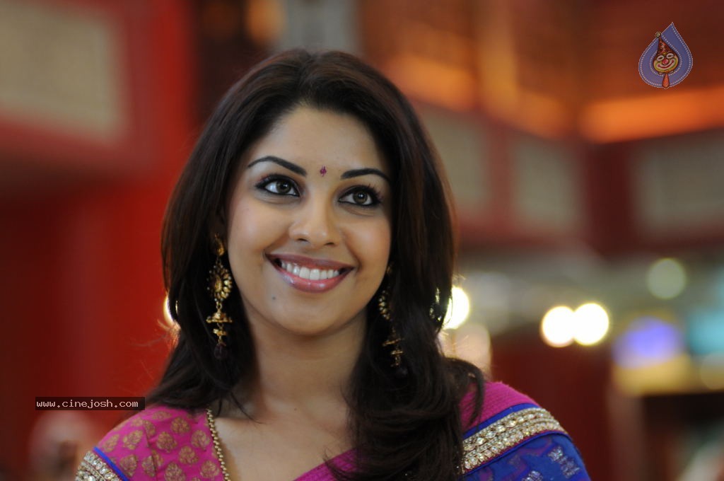 Richa Gangopadhyay Latest Photos - 7 / 47 photos
