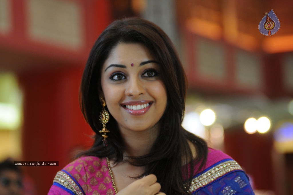 Richa Gangopadhyay Latest Photos - 15 / 47 photos