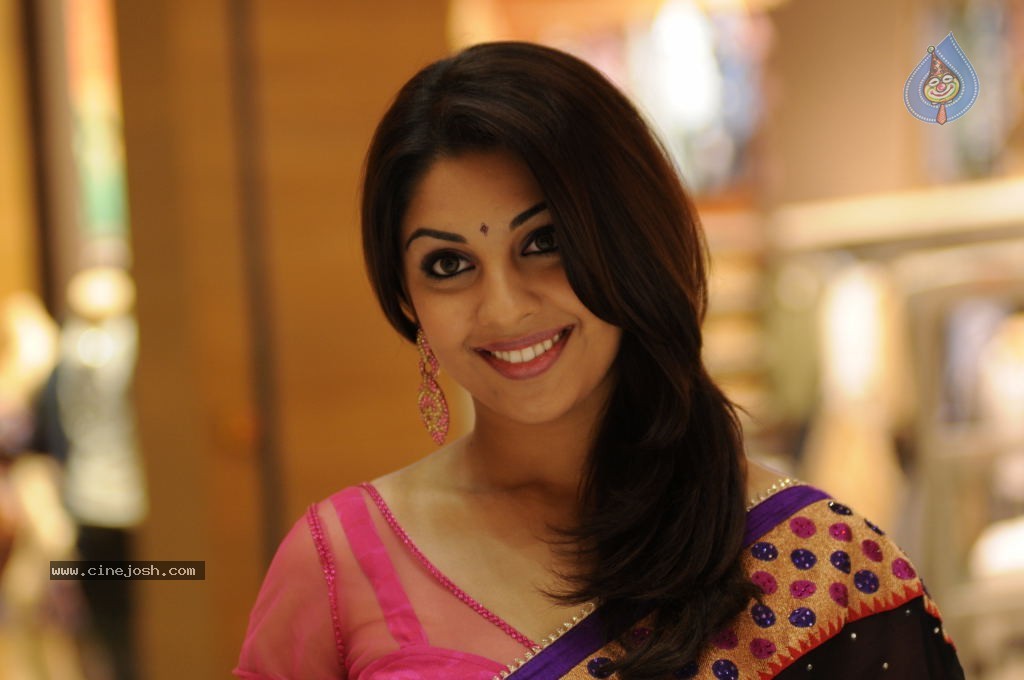 Richa Gangopadhyay Latest Photos - 26 / 47 photos