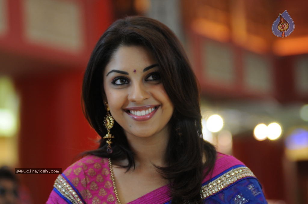 Richa Gangopadhyay Latest Photos - 27 / 47 photos