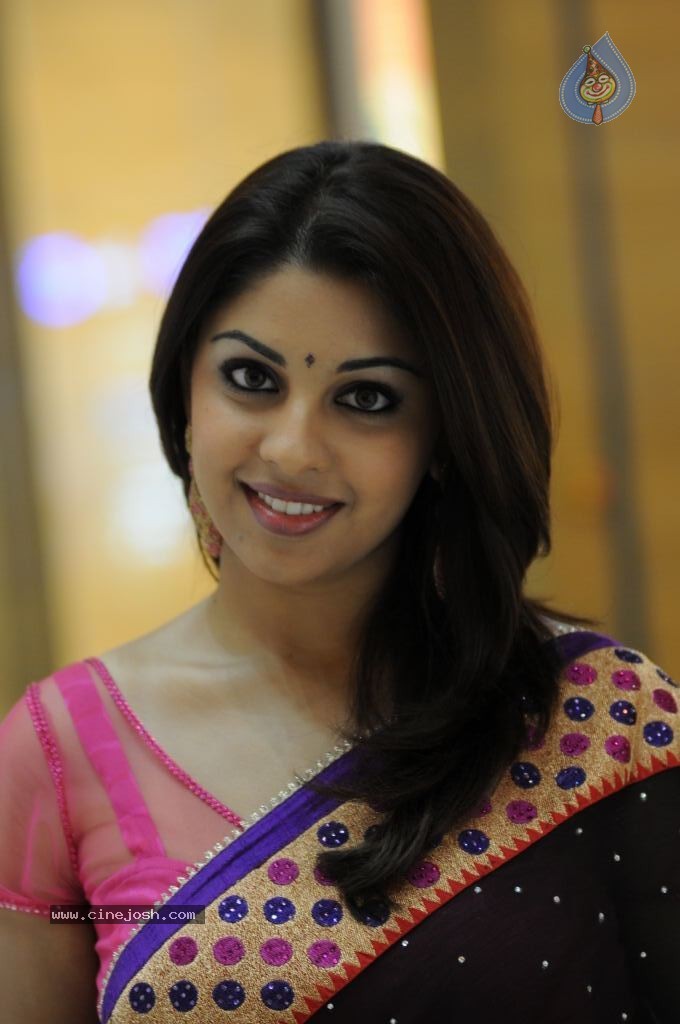 Richa Gangopadhyay Latest Photos - 33 / 47 photos