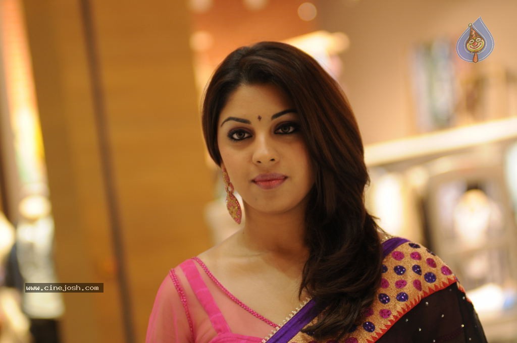 Richa Gangopadhyay Latest Photos - 34 / 47 photos