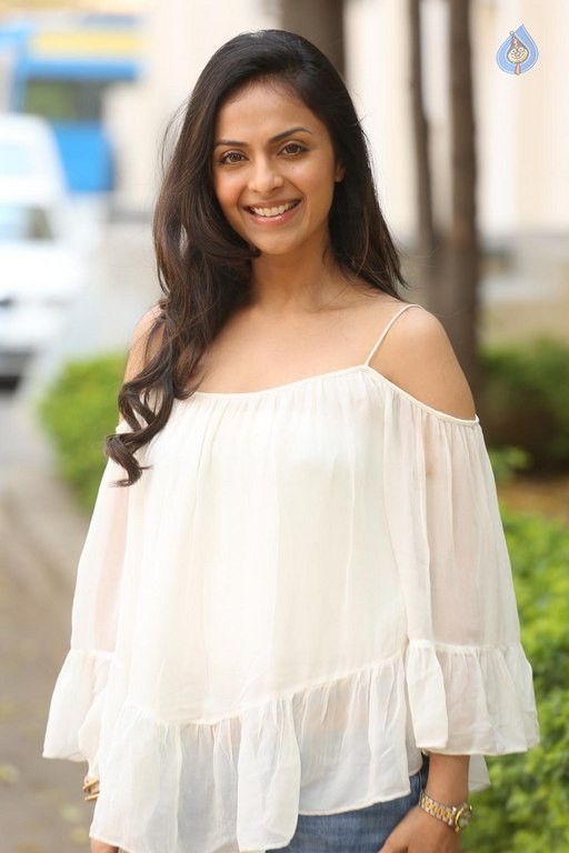 Richa Pallod Pics - 12 / 15 photos