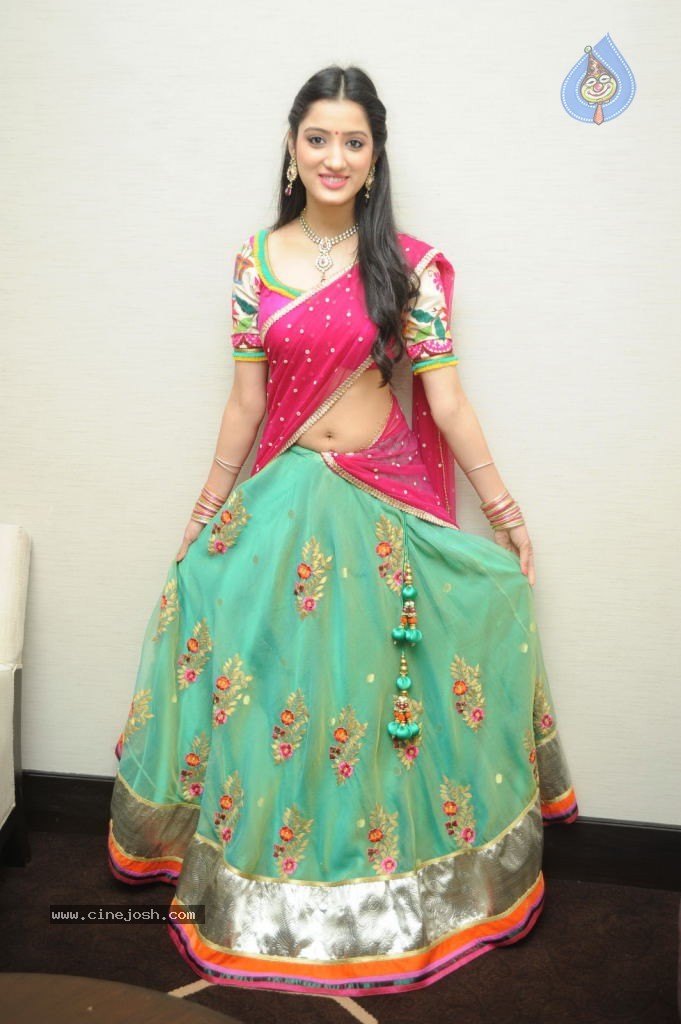 Richa Panai Cute Stills - 35 / 101 photos