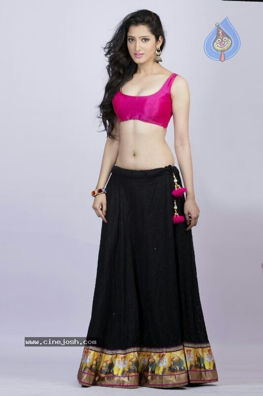 Richa Panai Hot Portfolio - 5 / 17 photos