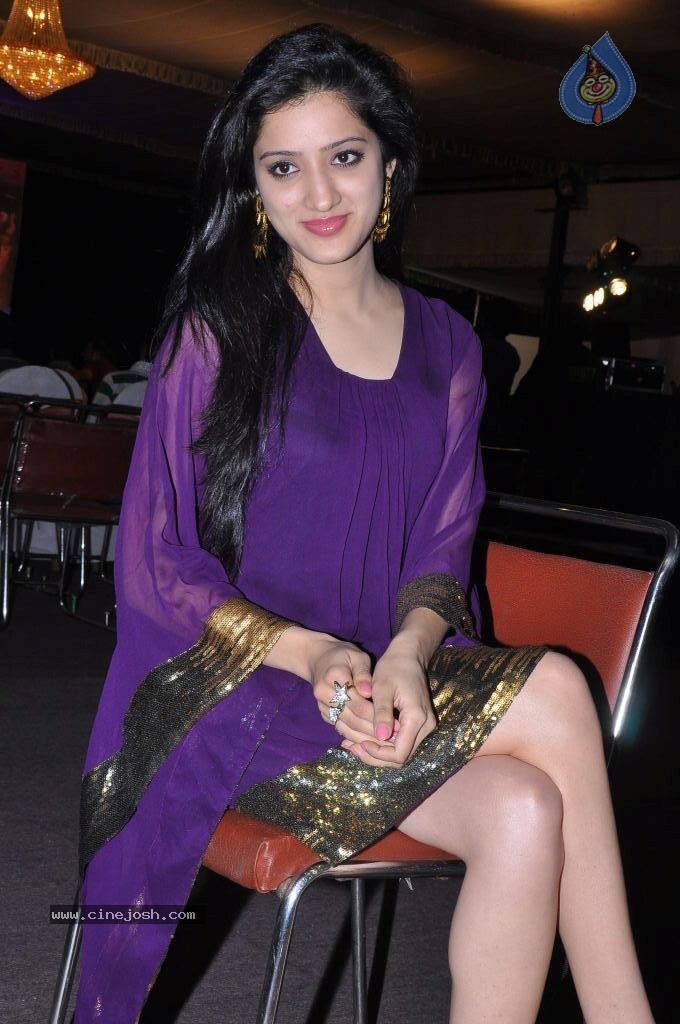 Richa Panai Hot Stills - 27 / 79 photos
