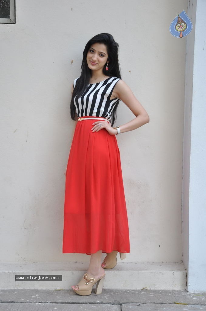 Richa Panai Latest Gallery - 22 / 96 photos