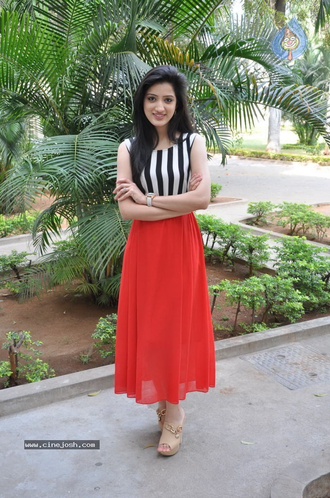 Richa Panai Latest Gallery - 30 / 96 photos