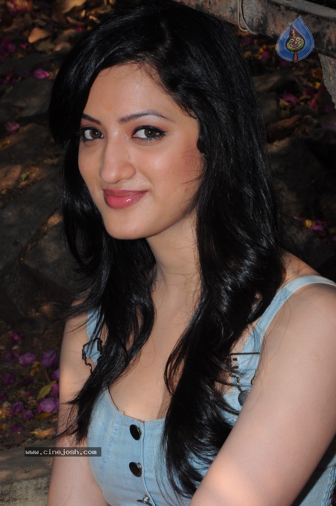 Richa Panai Latest Gallery - 18 / 99 photos