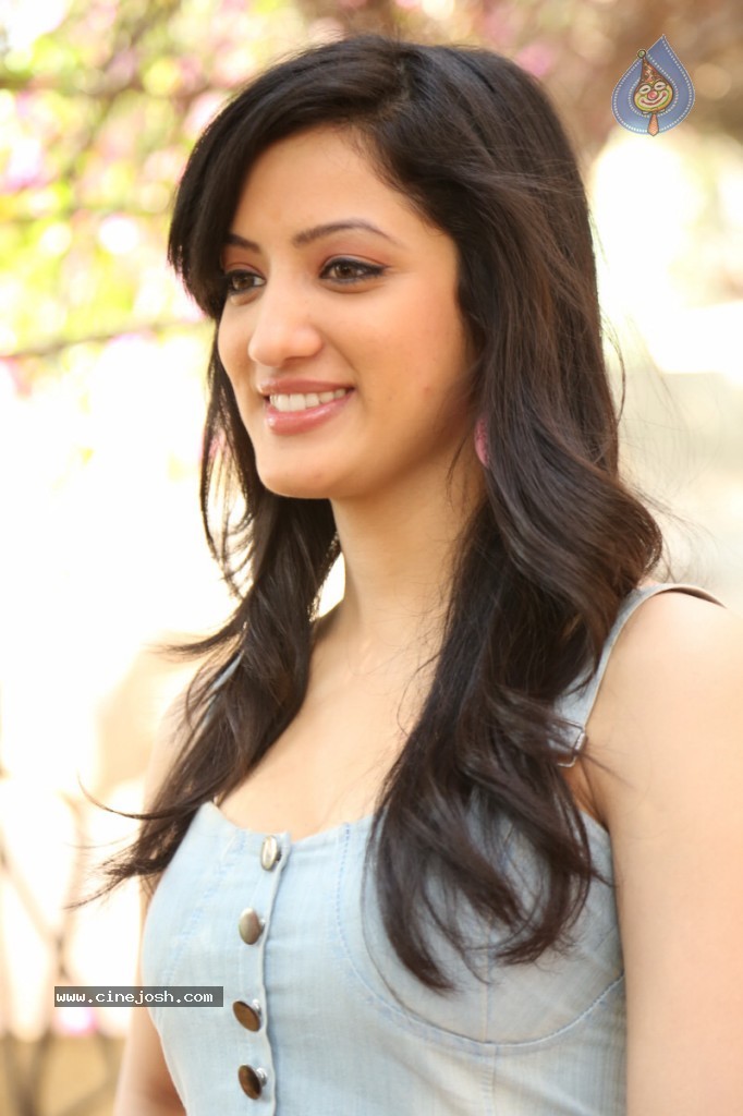 Richa Panai Latest Gallery - 37 / 99 photos