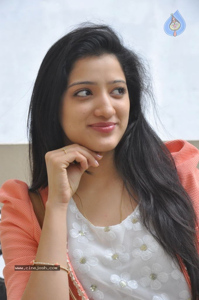 Richa Panai Latest Photos - 17 / 90 photos