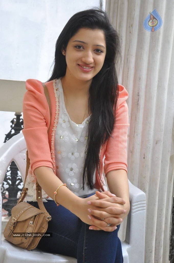 Richa Panai Latest Photos - 40 / 90 photos