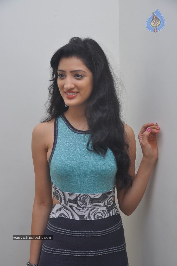 Richa Panai Latest Photos - 32 / 54 photos