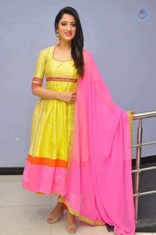 Richa Panai Latest Photos - 7 / 21 photos