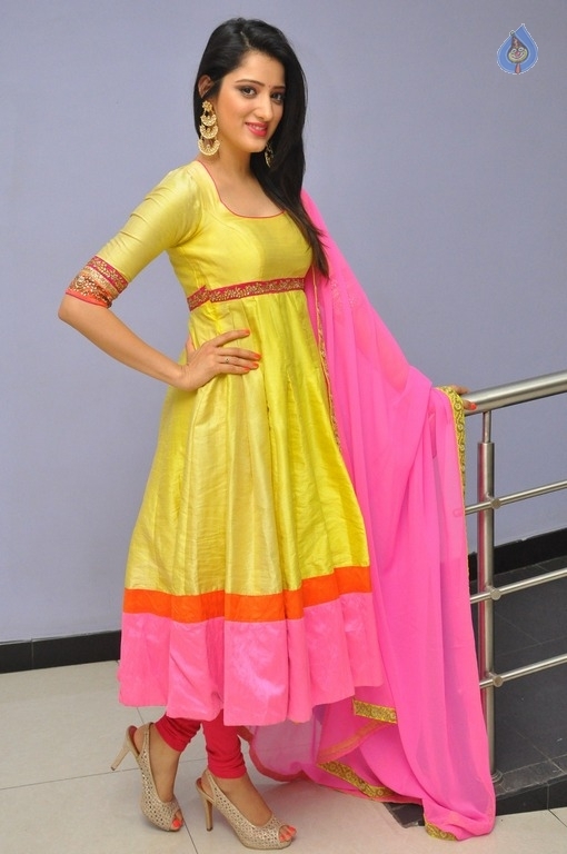 Richa Panai Latest Photos - 12 / 21 photos