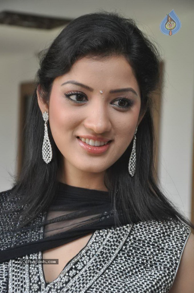 Richa Panai Latest Stills - 1 / 32 photos