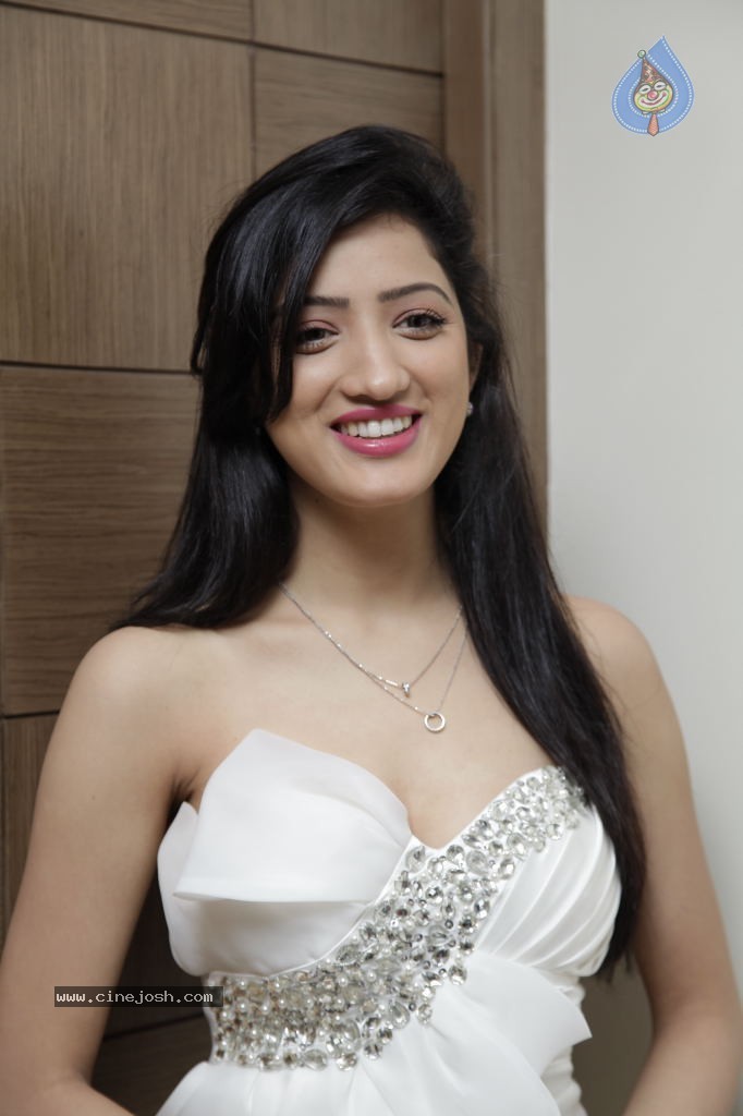 Richa Panai New Hot Stills - 6 / 44 photos