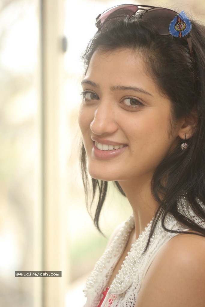 Richa Panai New Photos - 20 / 95 photos