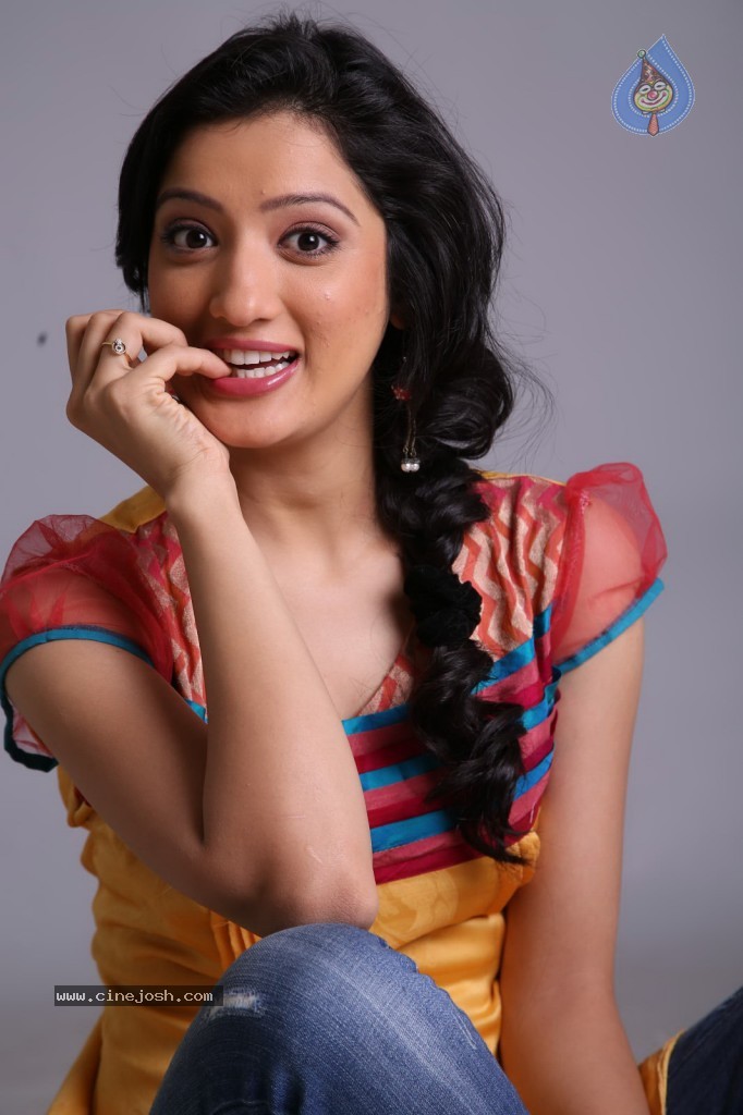 Richa Panai New Pics - 36 / 36 photos