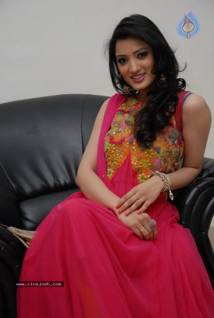 Richa Panai New Stills - 1 / 68 photos