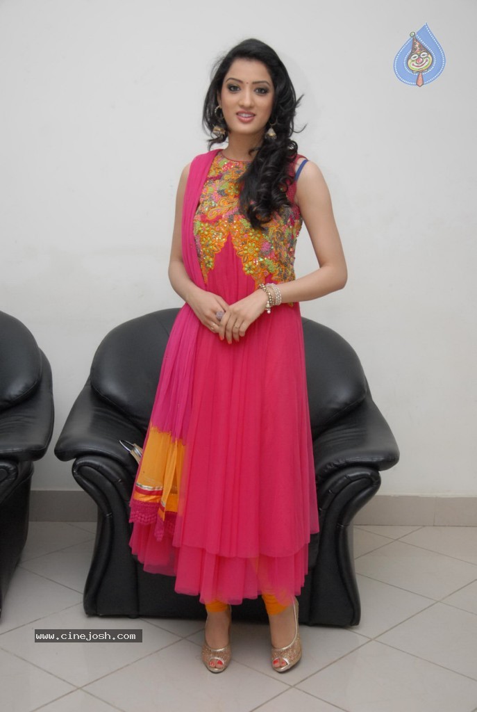 Richa Panai New Stills - 7 / 68 photos