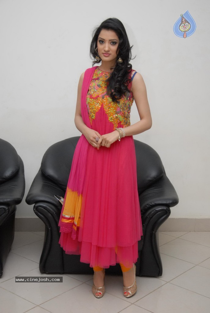 Richa Panai New Stills - 37 / 68 photos