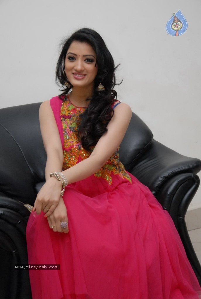 Richa Panai New Stills - 63 / 68 photos