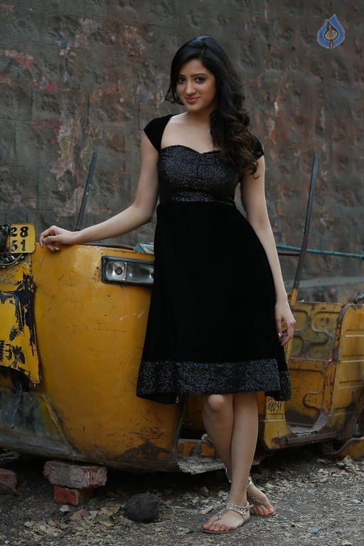 Richa Panai Pics In Rakshaka Bhatudu - 1 / 21 photos