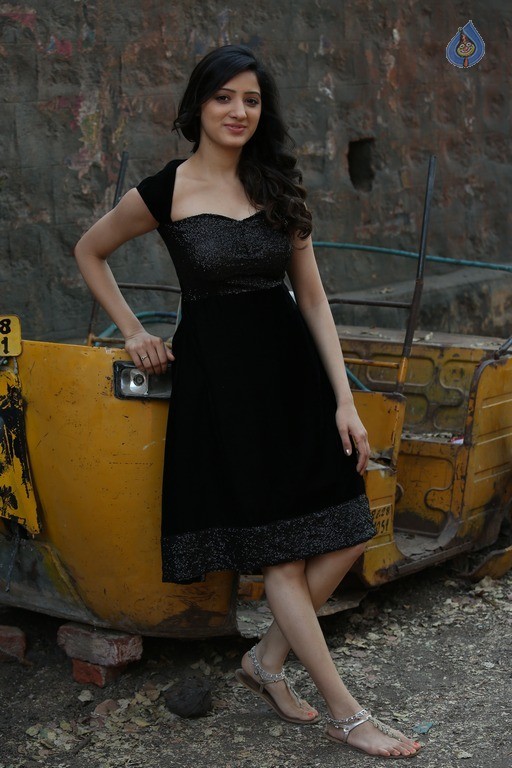 Richa Panai Pics In Rakshaka Bhatudu - 14 / 21 photos