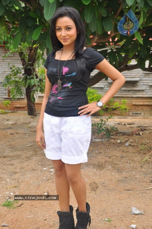 Richa Stills - 10 / 27 photos