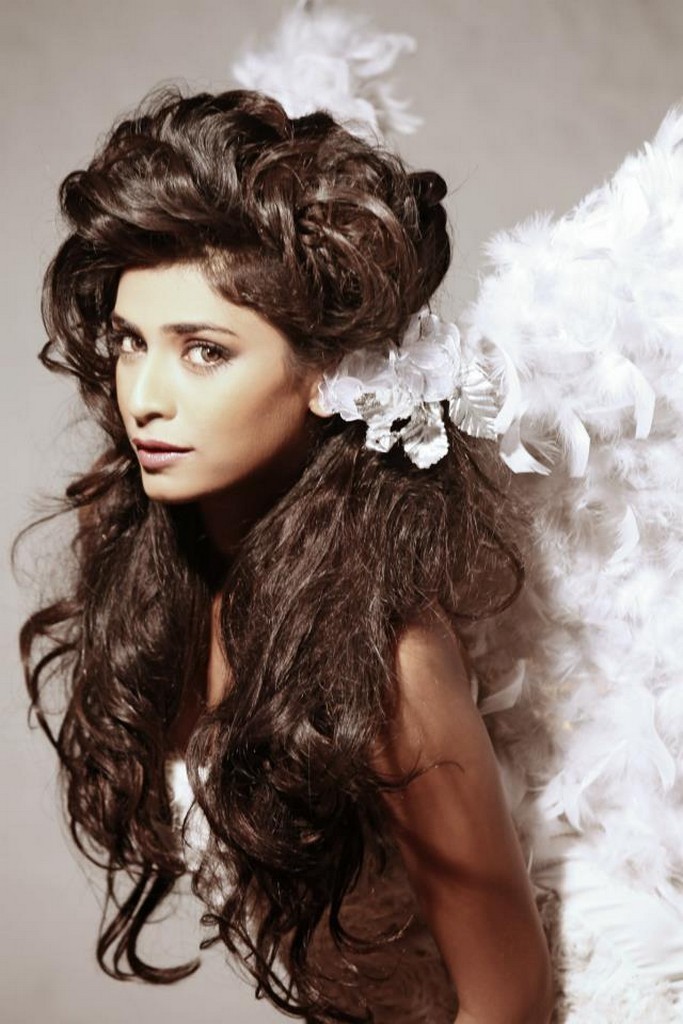 Rina Sardul Charaniya Stills - 17 / 18 photos