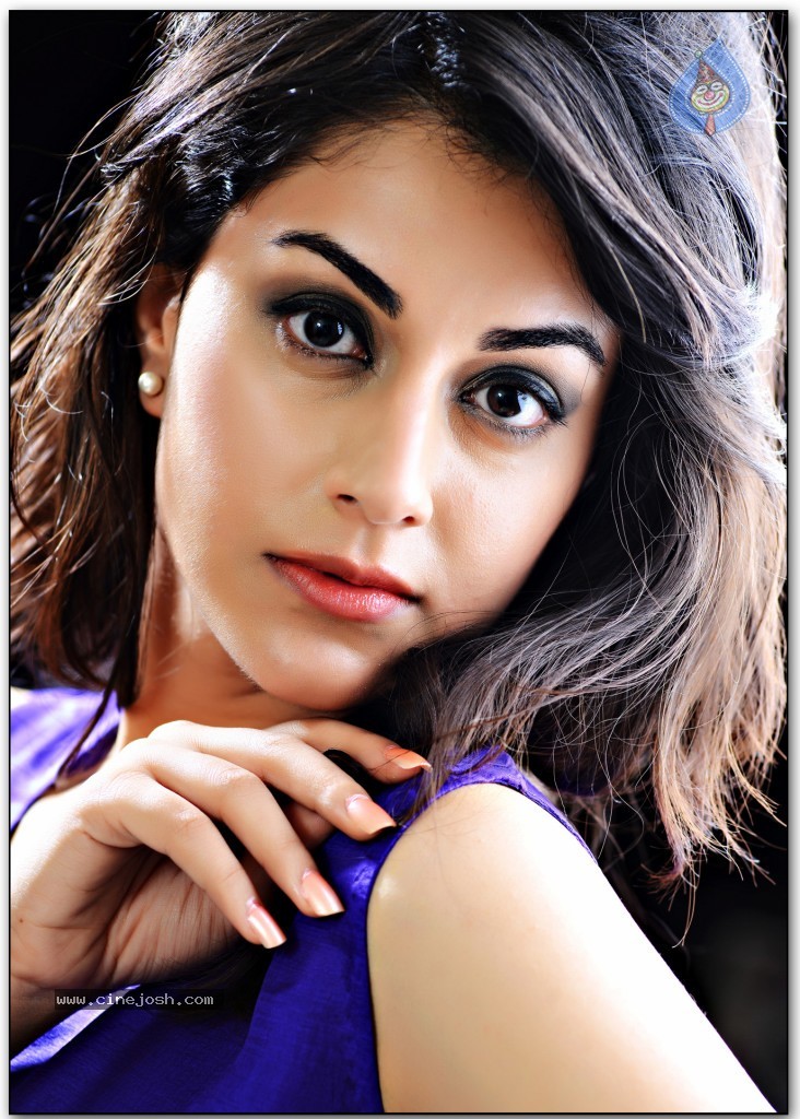 Rishika Portfolio Stills - 7 / 9 photos