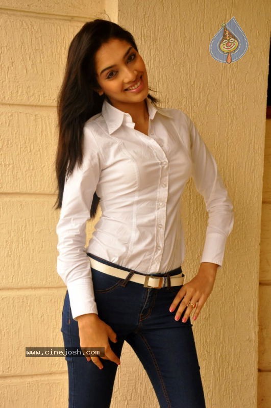 Rithika Latest Photos - 38 / 76 photos