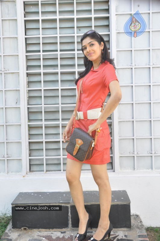 Rithika Stills - 17 / 54 photos