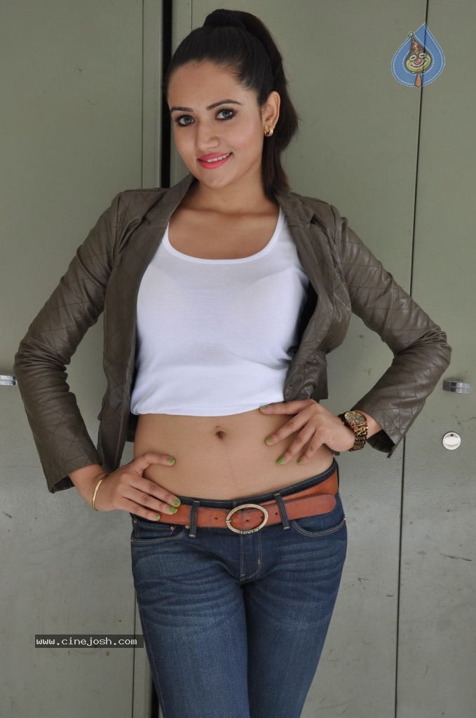 Sunitha Rana Hot Stills - 70 / 72 photos