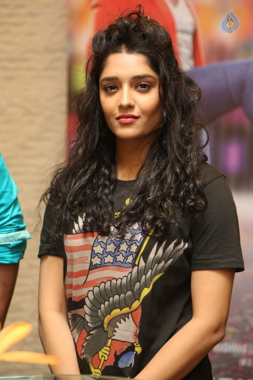 Ritika Singh Latest Photos - 12 / 34 photos