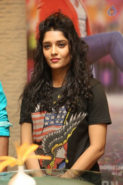 Ritika Singh Latest Photos - 22 / 34 photos