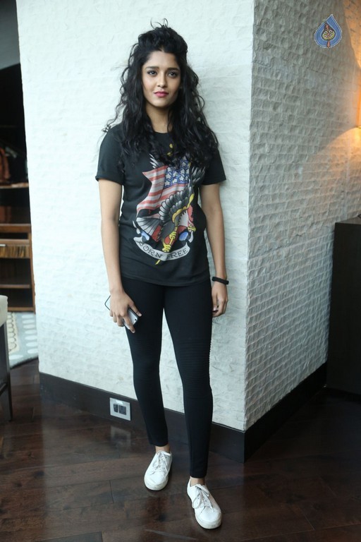Ritika Singh Latest Photos - 23 / 34 photos