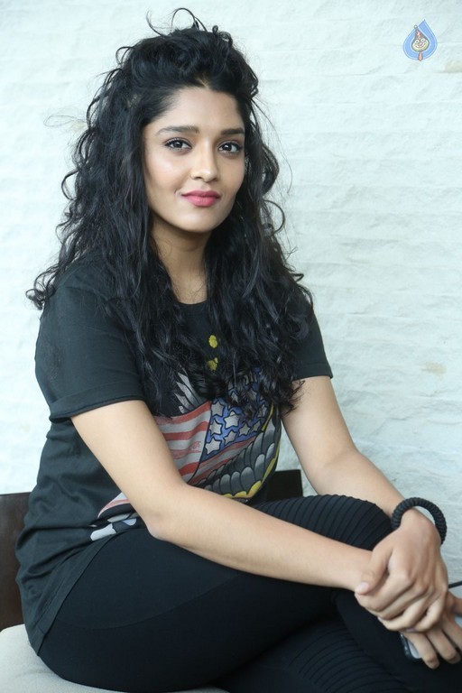 Ritika Singh Latest Photos - 27 / 34 photos