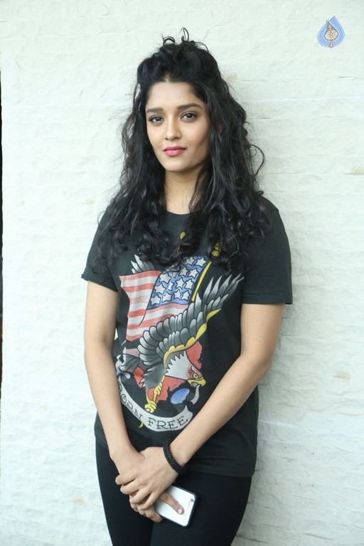 Ritika Singh Latest Photos - 31 / 34 photos